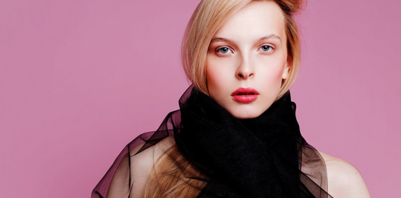 Zmarszczki i worki pod oczami? Opadająca powieka? Dowiedz się, jak poprawić wygląd