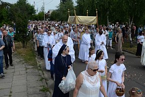 Nie wszyscy o tym wiedzą. Czy udział w procesji Bożego Ciała to obowiązek?-19743