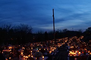 Wszystkich Świętych na sierpeckich cmentarzach-4337