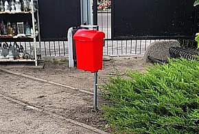 Widzisz taki pojemnik na cmentarzu. Oto, do czego służy-21185