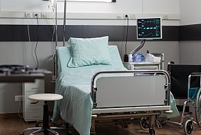 Lek wycofany z powodu zanieczyszczeń. W środku znaleziono fragmenty szkła-21211