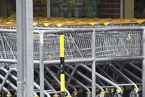 Czy 1 listopada zrobisz zakupy? Ten weekend zaskoczy wielu klientów-21234