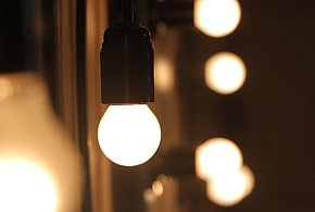 Rachunki za prąd pójdą w dół. Rząd usuwa opłatę doliczaną od lat-21529