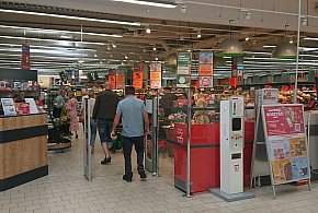 Pracownicy popularnej sieci mają dość. W południe zatrzymają pracę-22086