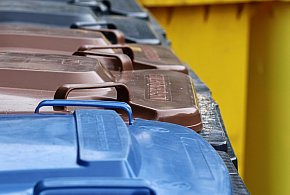 Fioletowe worki na odpady. Oto, co powinno tam trafiać-22611