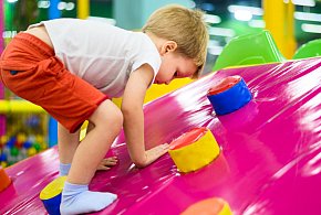 Zostawiasz dziecko w sali zabaw? Urząd wykrył poważne uchybienia-22656