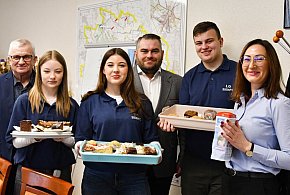 Sprzedawali ciasta, odwiedzili urzędy. Pomagają Marysi