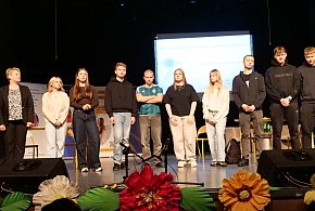 Młodzi i coraz bardziej samotni