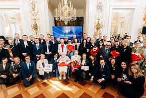 Odznaczenie „Dumni z Powstańców” dla 6MBOT