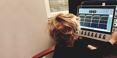 Aparatura do precyzyjnych pomiarów pojemności przebiegów i częstotliwości