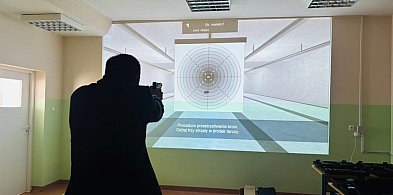 Mobilna strzelnica trafiła do szkoły w Zawidzu