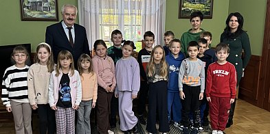 Wizyta uczniów w Urzędzie Gminy-21987