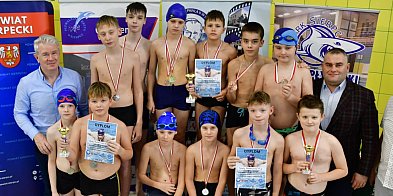Pływackie zmagania uczniów-22492