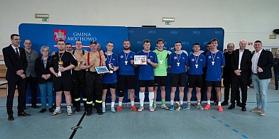 Strażacy zagrali w piłkę w Mochowie