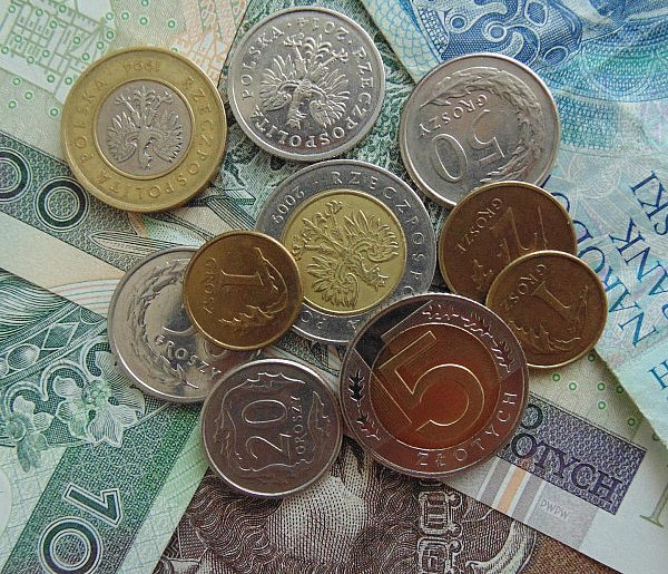 Nowe regulacje dla dorabiających. Od grudnia zmieniają się limity-21361