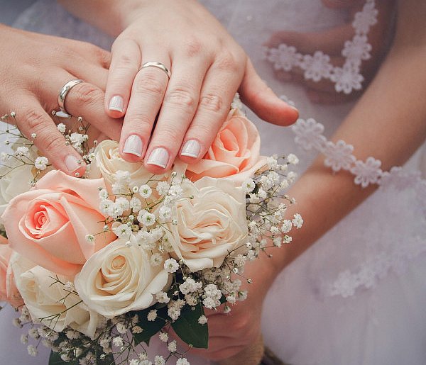 40 tys. zł za ślub i dziecko. PiS chce zachęcać do małżeństw i rodzicielstwa-21376