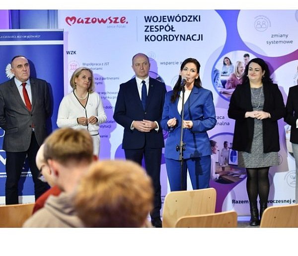 Największe polskie firmy wspierają edukację na Mazowszu-22077