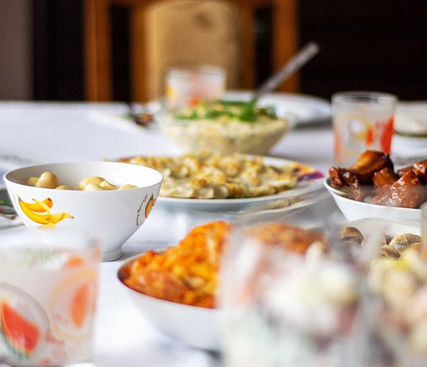 Polacy znów sięgną głębiej do kieszeni. Tyle wydają na świąteczne jedzenie-22158