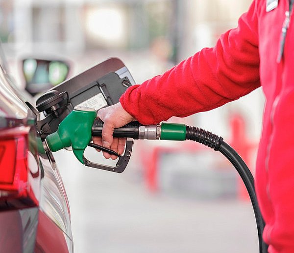 Nowy rok, droższe tankowanie. Państwo podnosi opłatę paliwową-22185
