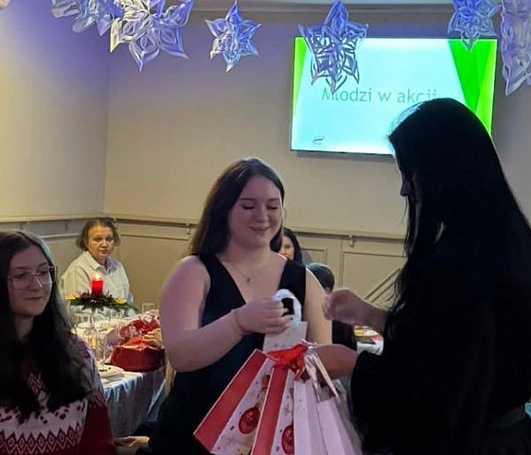 „Młodzi w Akcji” – projekt, który zintegrował pokolenia