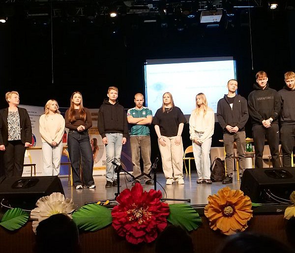 Młodzi i coraz bardziej samotni