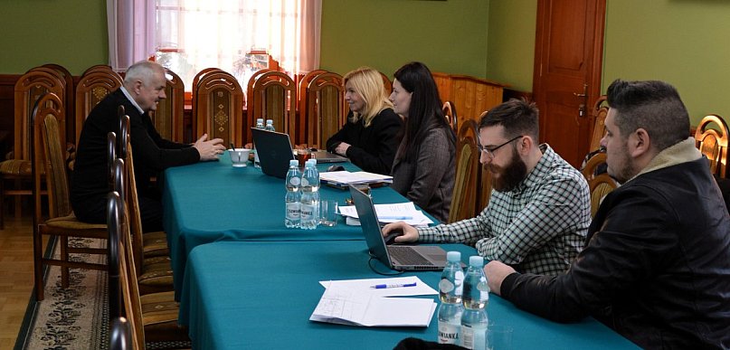 Konsultacje społeczne