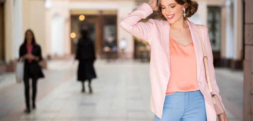 Jak wybrać odpowiednie jeansy petite – przewodnik dla kobiet