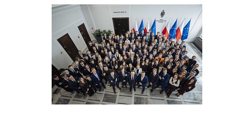 Dyskusje młodych o edukacji, prawach ucznia i internecie