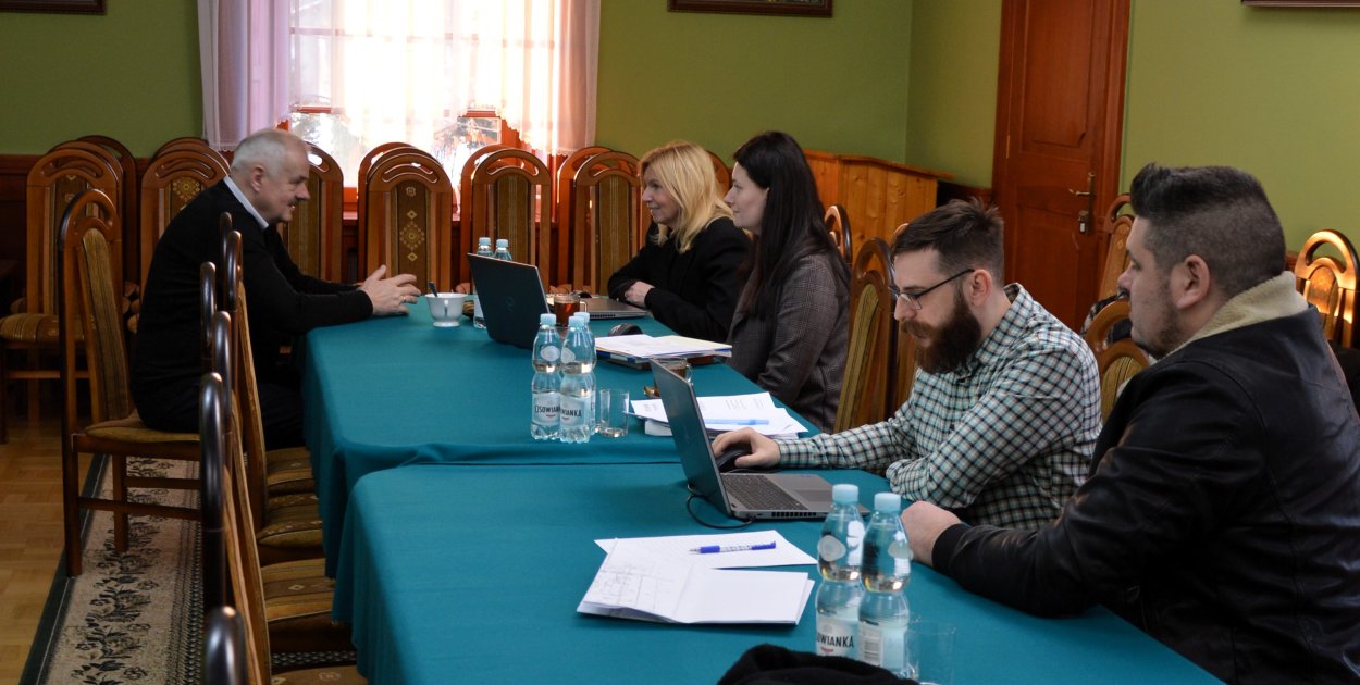 Konsultacje społeczne