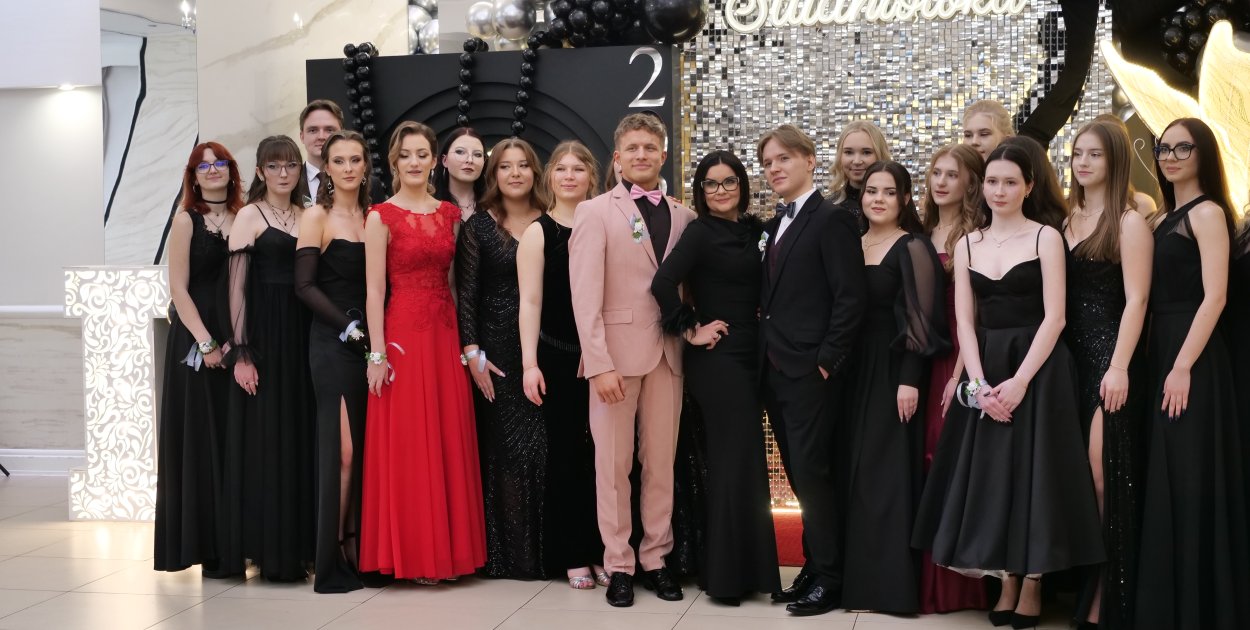 Sto dni przed dorosłością