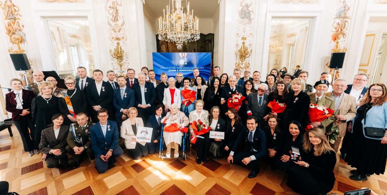 Odznaczenie „Dumni z Powstańców” dla 6MBOT