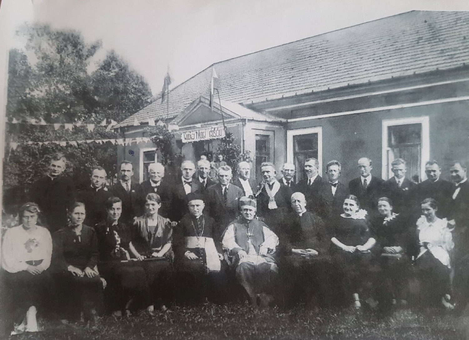 fot. archiwum rodzinne, trzeci od lewej na górze Piotr Dąbkowski