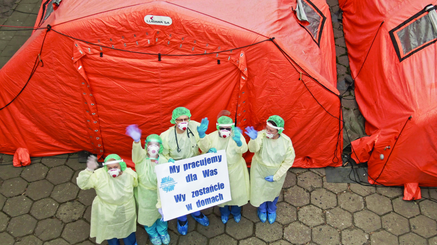 Lekarze pracujący w szpitalu zakaźnym w Warszawie, foto UMWM